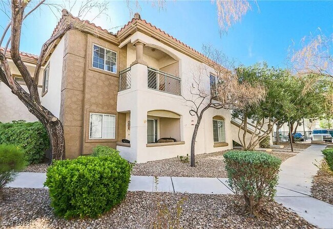 Building Photo - 6704 Indian Chief Dr Unit 201