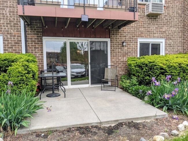 Building Photo - 10369 Dearlove Rd Unit 1H Rental