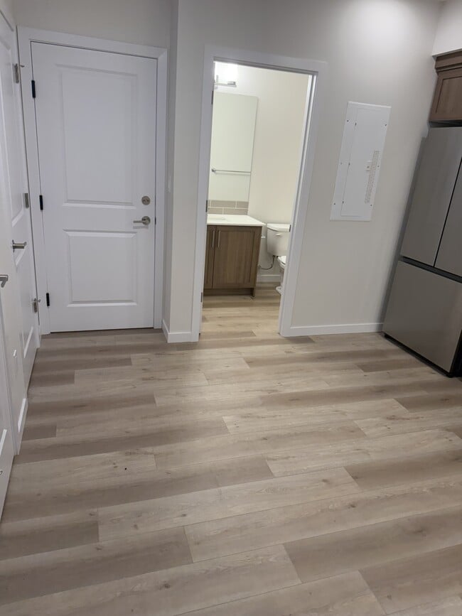 Photo - 12305-12119 119 Ave NW