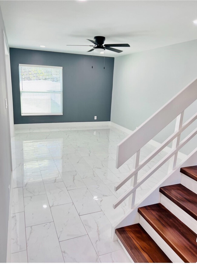 Photo - 314 Sunshine Dr