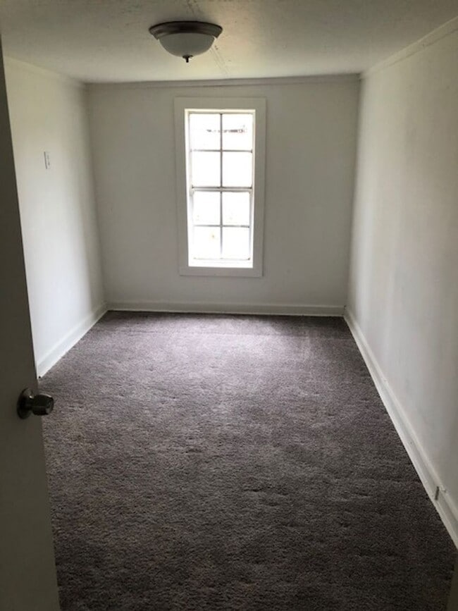 Photo - FEBRUARY MOVE SPECIAL! FIRST MONTH FREE!!