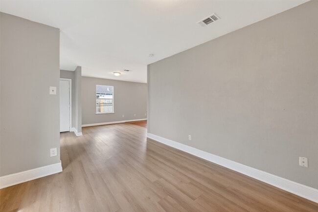 Photo - 2446 Mayview Dr