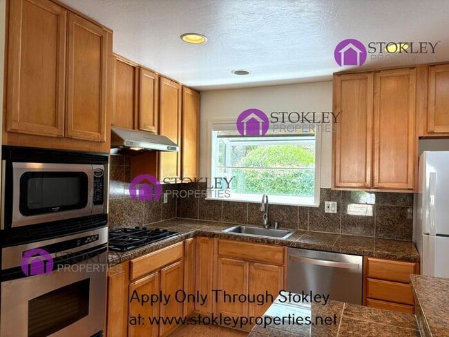 Photo - 664 Sherree Dr