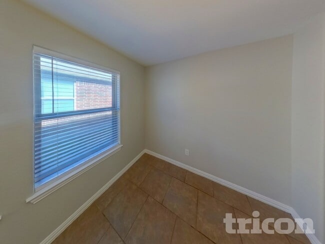 Photo - 8617 Silverbell Ln