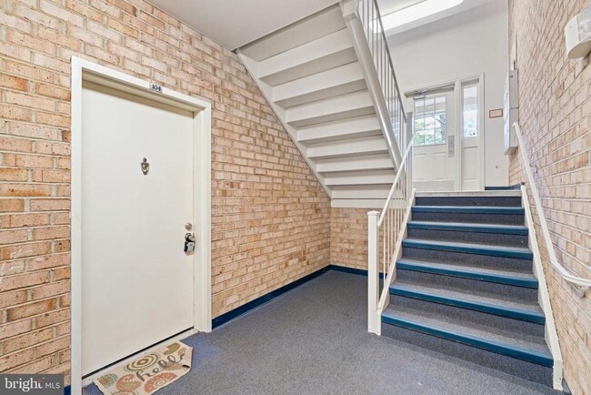 Building Photo - 18302 Streamside Dr Unit 104 Rental