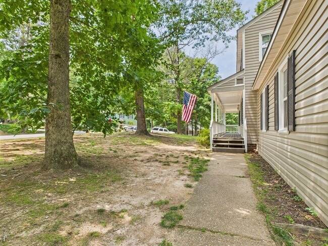 9106 Barnwell Cir