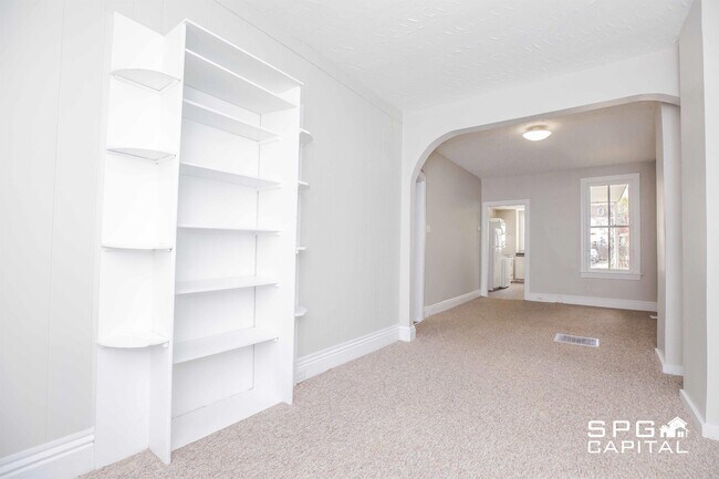 Photo - 653 W College Ave