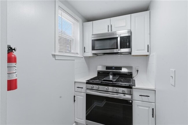 Photo - 92 Sylvian St Unit 1