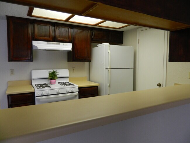 View from Living Room over Bar Counter - 7806-B Chimayo Cv.,