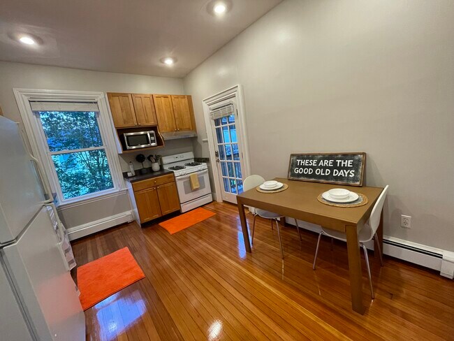 Kitchen - 87 Green St Unidad 2