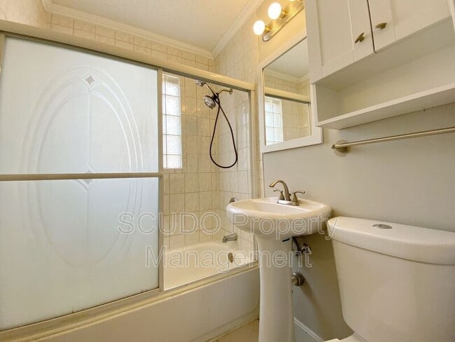 Photo - 2706 W 77th St