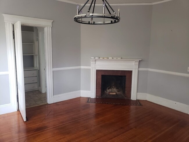 Building Photo - 56 Maple Plz Unit 1