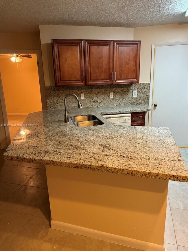 Photo - 9999 Summerbreeze Dr Unit 907