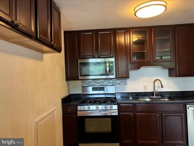 Photo - 525 N Armistead St Unidad 302