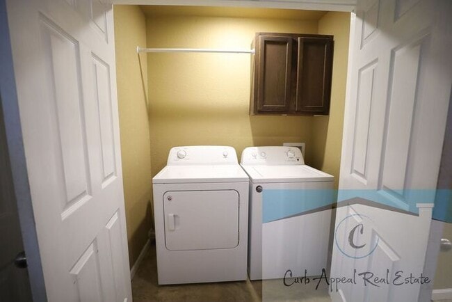 Photo - Move in special $600!! Recently built 2 be...
