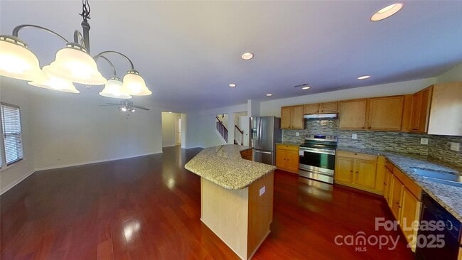 Photo - 9029 Seamill Rd