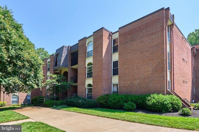 Building Photo - 8302 Tobin Rd Unit 11