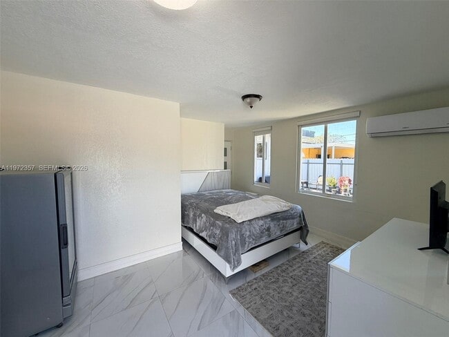 Building Photo - 5801 NW 113th Terrace Unit 4