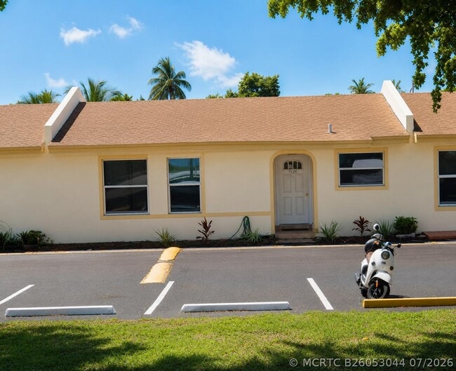 Building Photo - 7824 Pembroke Rd