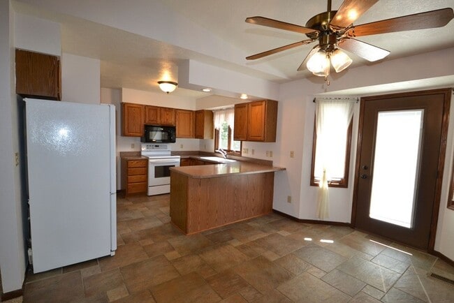 Photo - 4401 E Oak St