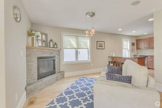 Building Photo - 13 Downer Ct Unit 13 Rental