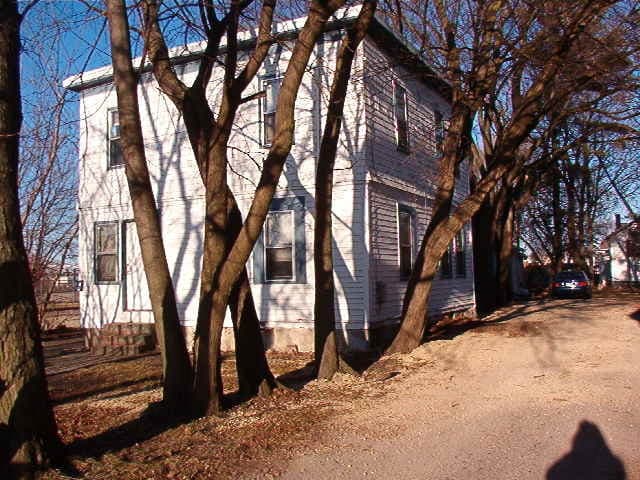 Building Photo - Available Aug 1 - 4 bedroom, 1 bath two story home in desirable Williamson St neighborhood