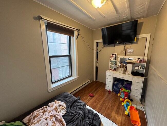 Photo - 205 Endicott St Unidad 2