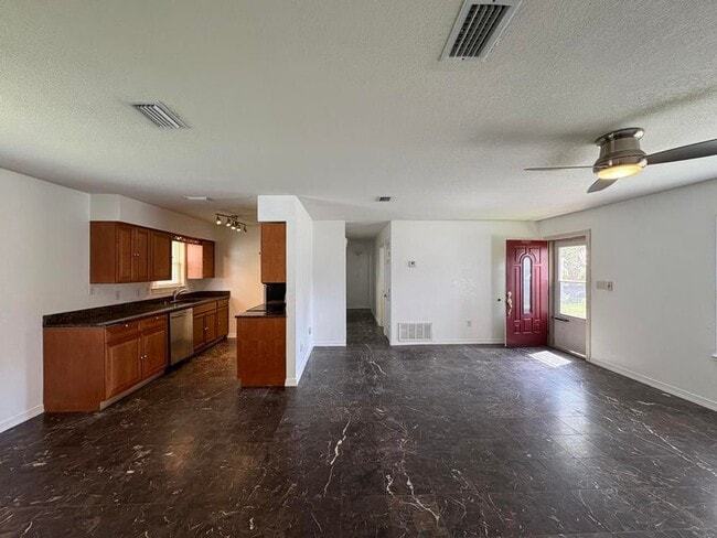Photo - 410 Wildwood St