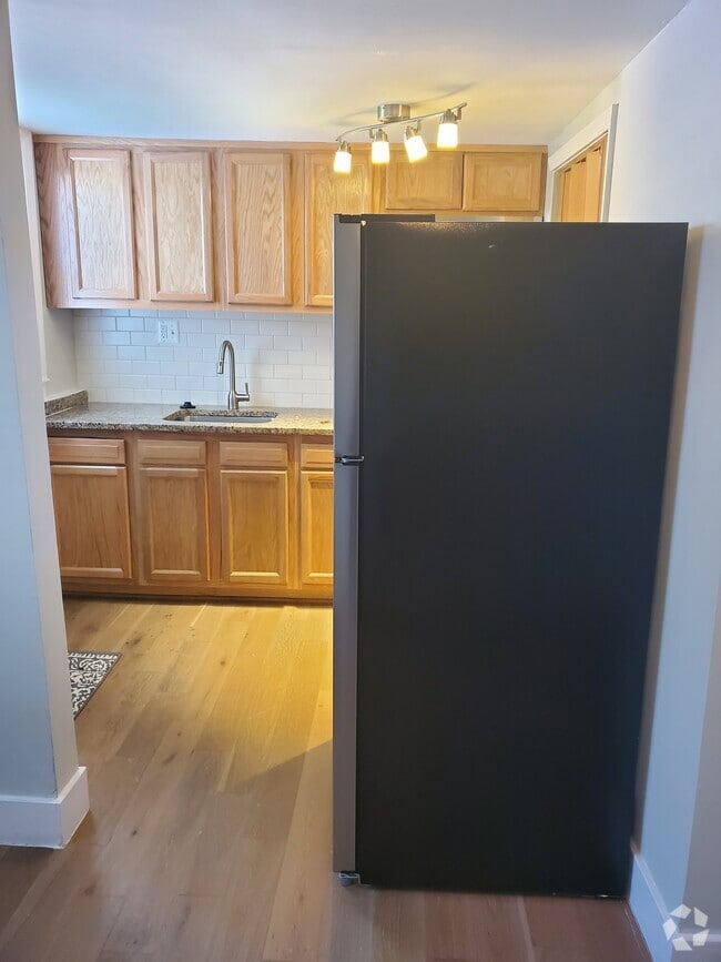 Building Photo - 2808 Iverson St Rental