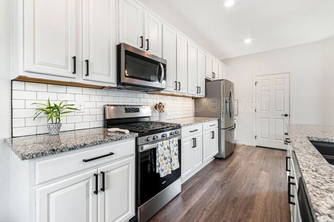 Photo - 10145 Zeno St