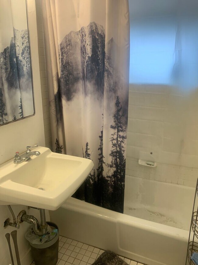 Photo - 23 Mt Hood Rd