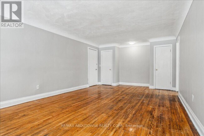 Photo - 1023 Churchill Ave Unité 1