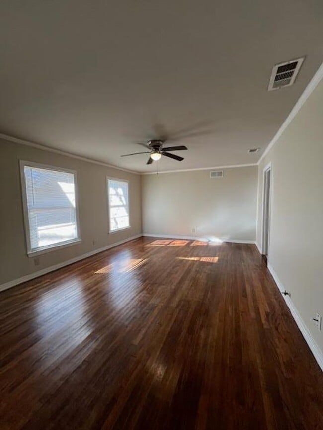 Photo - 1105 Fisher St