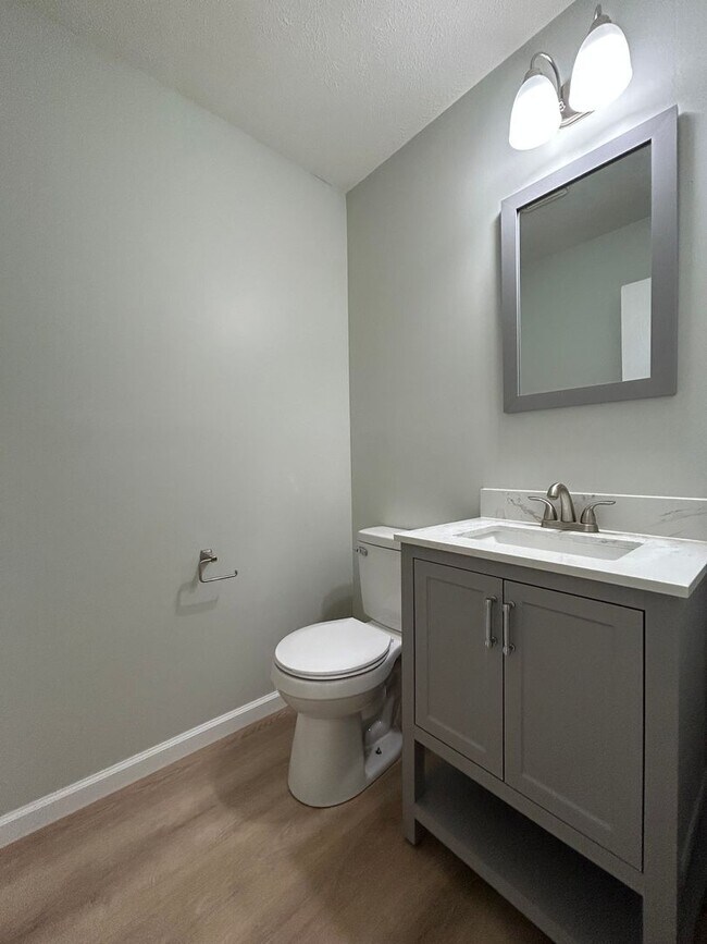 Photo - 926/928 Sprucewood Ln Unit 926 Sprucewood Ln