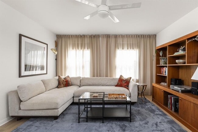 Building Photo - 6702 Routenburn St