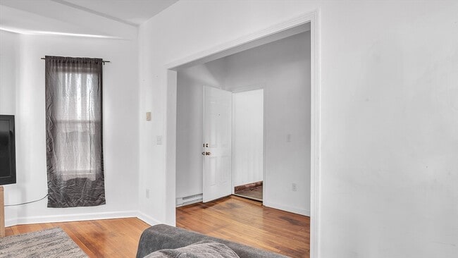 Photo - 1442 Main St Unit 3