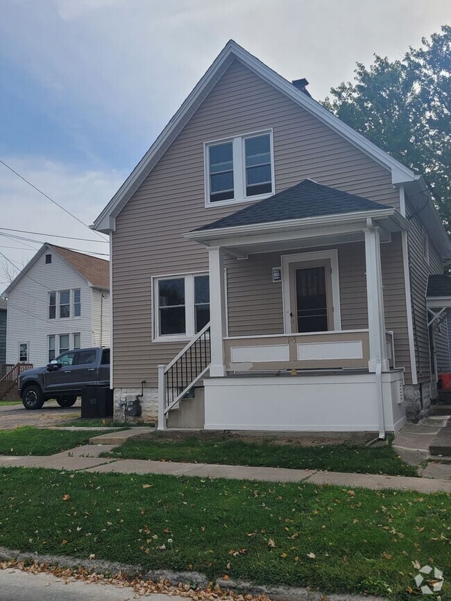 Building Photo - 145 Roswell Ave Unit Single Family Rental