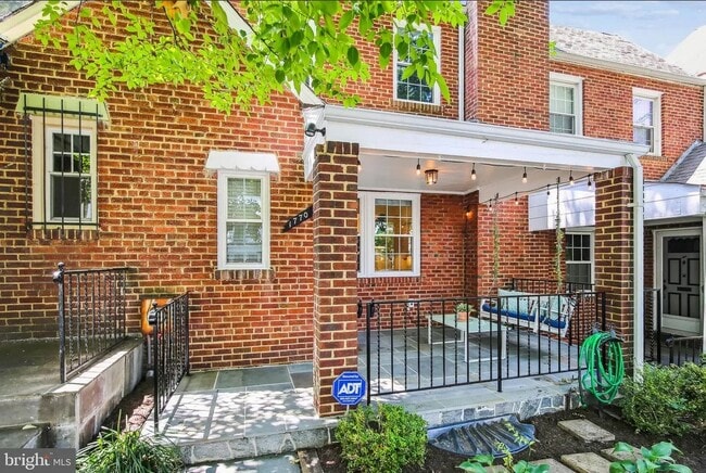 Photo - 1770 Hobart St NW