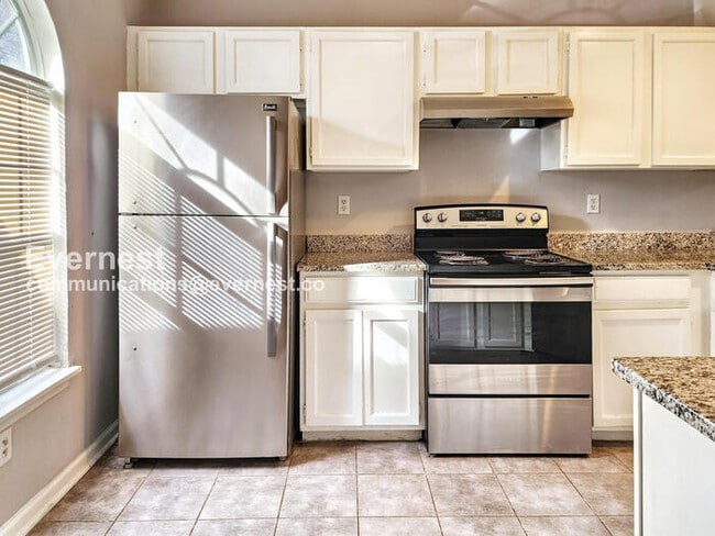 Photo - 1942 Cornell Way