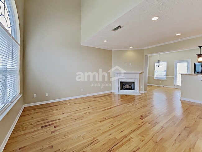 Photo - 8013 Mandan Dr