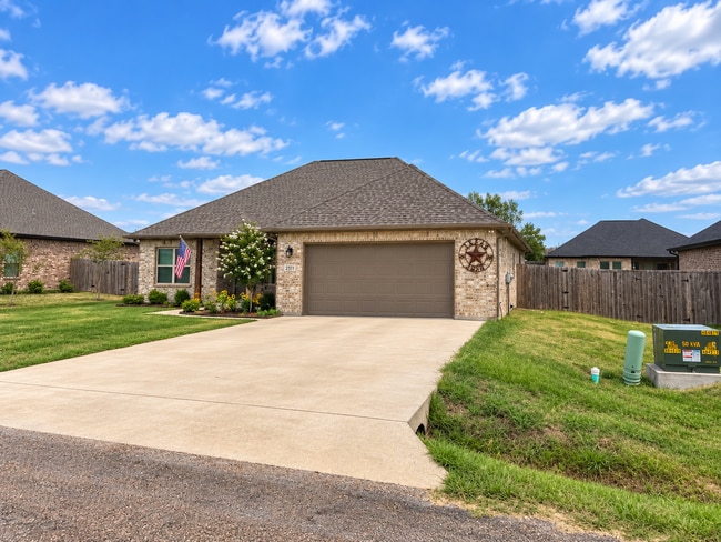 2311 Camryn Ln