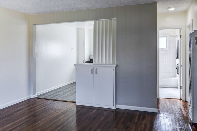 KITCHEN ENTRANCE