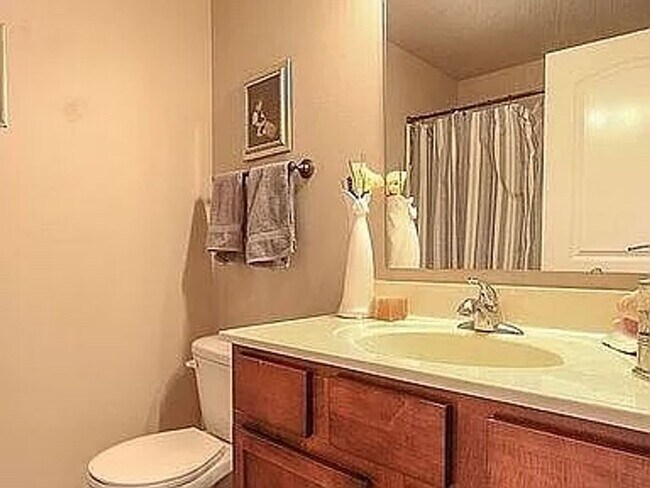 Photo - Beautiful Townhouse located in a desirable neighborhood in North Liberty