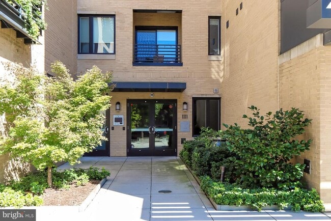 Building Photo - 1111 Orren St NE Unit 101