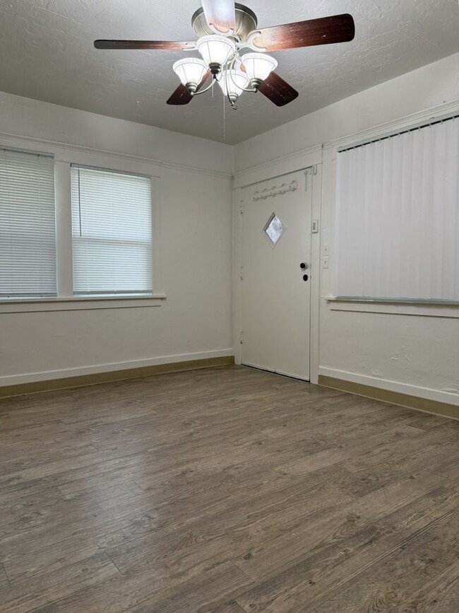 Photo - 860w22nd Unidad 862