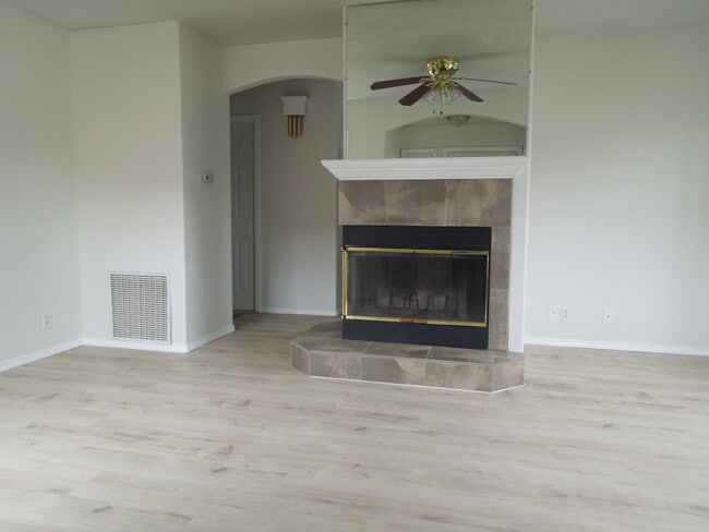Photo - 7040 N Lombard St