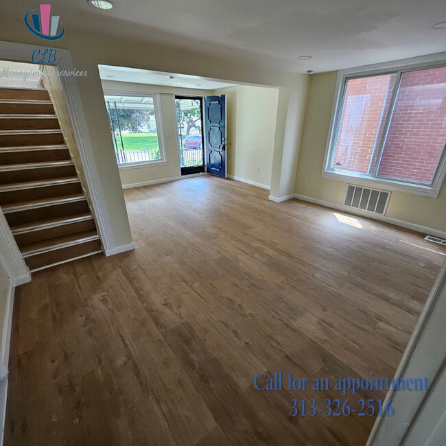 Photo - 7247 Middlesex St