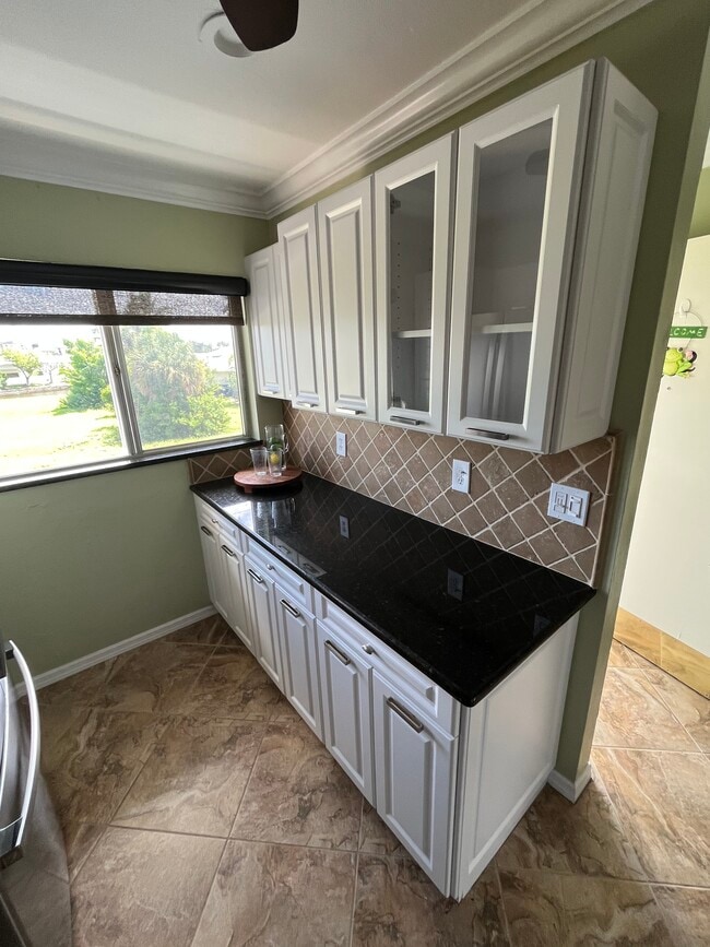 Kitchen - 1706 Bikini Ct Unit 202