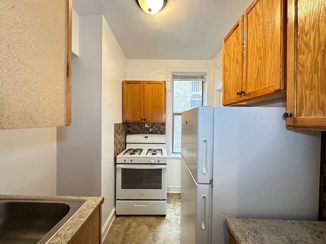 Photo - 1365 W Estes Ave Unit o1