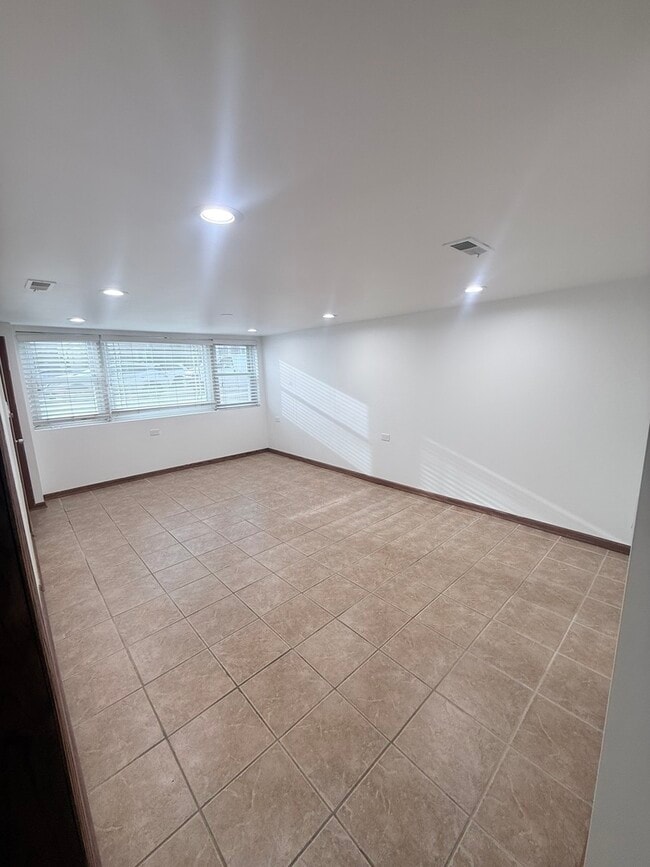 Photo - 5623 S Kenneth Ave Unit G